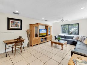 14811 Archerhall St, Davie FL 33331