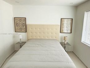 7700 Collins Ave 5, Miami Beach FL 33141