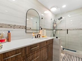 475 NW 210th St 201, Miami Gardens FL 33169