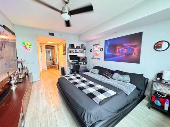 2641 N Flamingo Rd 1203N, Sunrise FL 33323