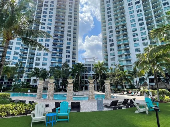 2641 N Flamingo Rd 1203N, Sunrise FL 33323