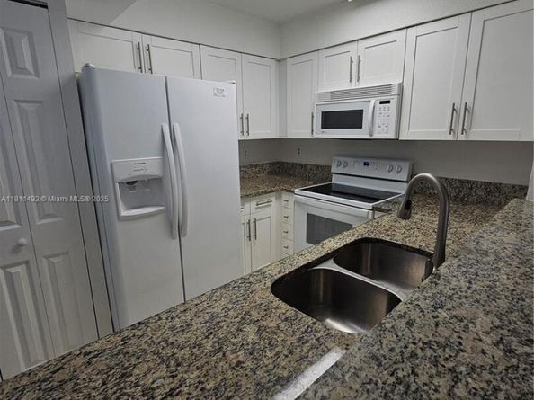 8475 SW 156th Ct 321, Miami FL 33193