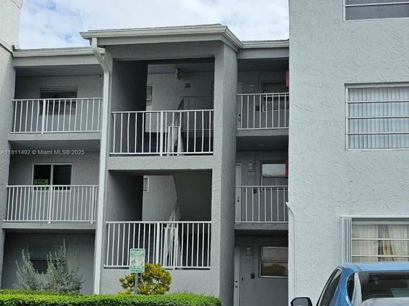 8475 SW 156th Ct 321, Miami FL 33193
