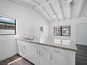 7120 SW 21st St, Miami FL 33155
