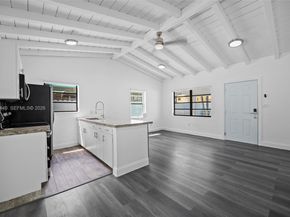 7120 SW 21st St, Miami FL 33155