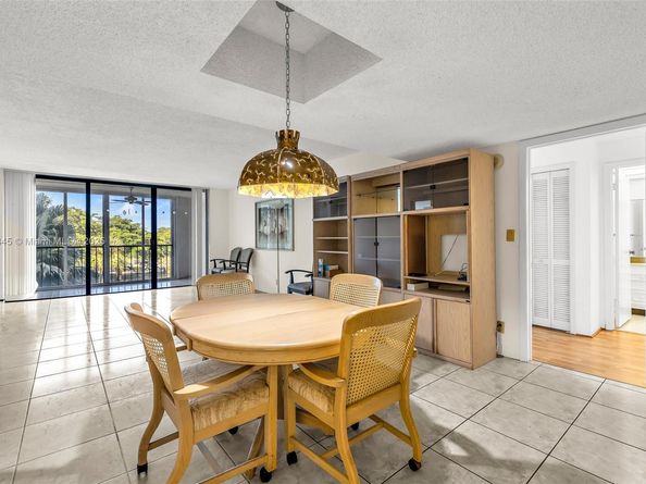 16300 Golf Club Rd 408, Weston FL 33326