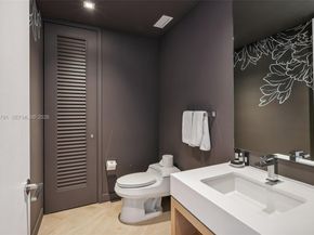 2201 Collins Ave 1511, Miami Beach FL 33139