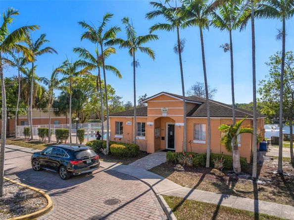 3690 N 56th Ave 948, Hollywood FL 33021