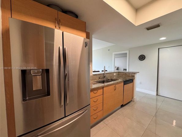 2775 NE 187th St 318, Aventura FL 33180