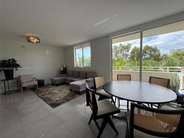 2775 NE 187th St 318, Aventura FL 33180