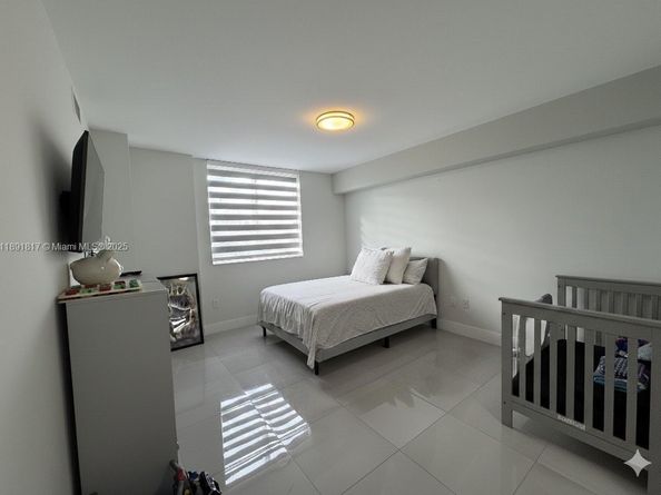 2775 NE 187th St 318, Aventura FL 33180