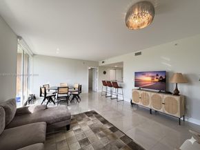 2775 NE 187th St 318, Aventura FL 33180