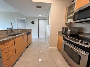2775 NE 187th St 318, Aventura FL 33180