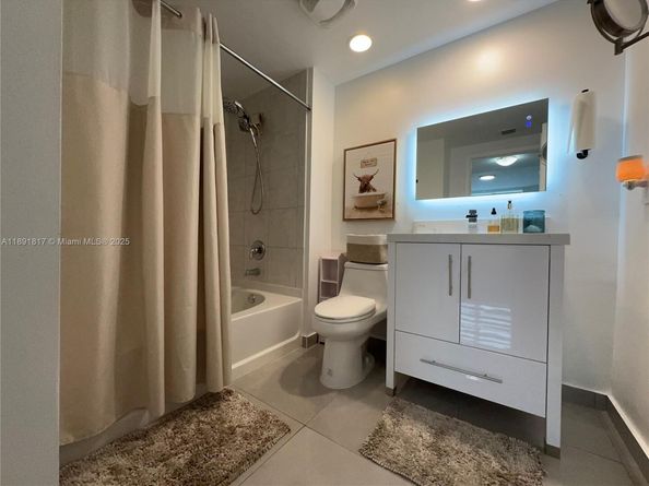2775 NE 187th St 318, Aventura FL 33180