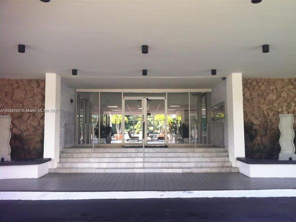 401 Golden Isles Dr 810, Hallandale Beach FL 33009