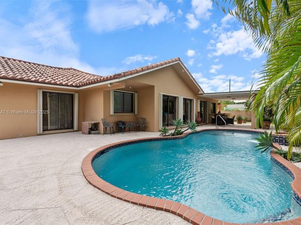 7040 SW 95th Ct, Miami FL 33173