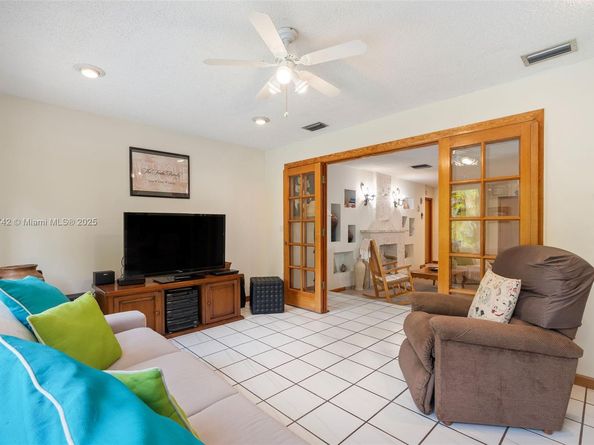 7040 SW 95th Ct, Miami FL 33173
