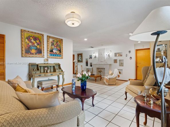 7040 SW 95th Ct, Miami FL 33173