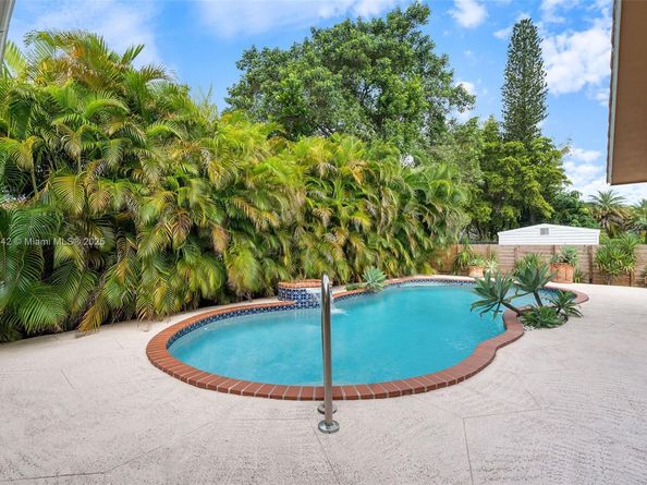 7040 SW 95th Ct, Miami FL 33173
