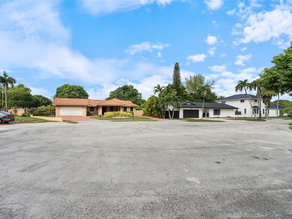 7040 SW 95th Ct, Miami FL 33173