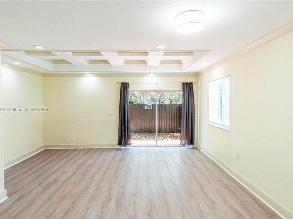 11647 NE 18th Dr 11647, North Miami FL 33181