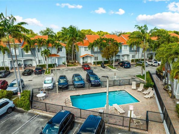 11647 NE 18th Dr 11647, North Miami FL 33181