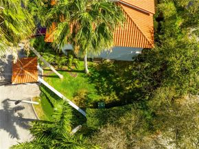 11647 NE 18th Dr 11647, North Miami FL 33181