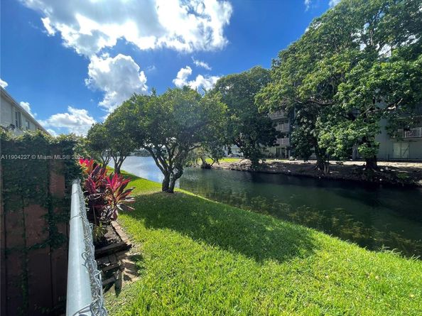 9203 Fontainebleau Blvd 113, Miami FL 33172