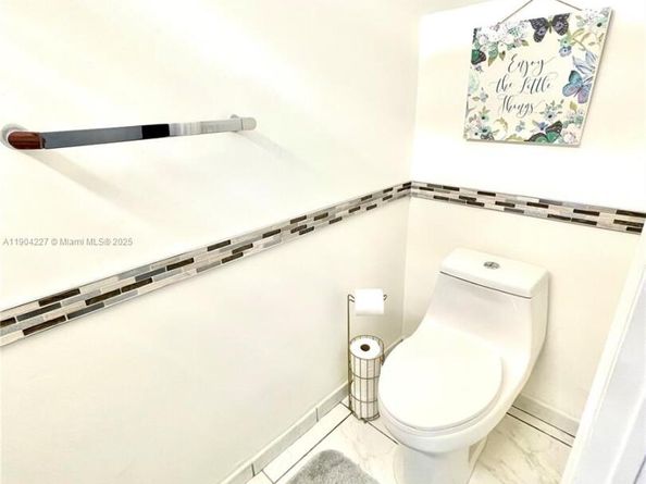 9203 Fontainebleau Blvd 113, Miami FL 33172