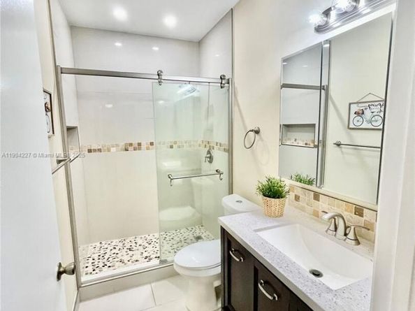 9203 Fontainebleau Blvd 113, Miami FL 33172