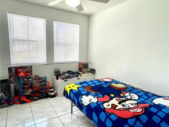 9203 Fontainebleau Blvd 113, Miami FL 33172