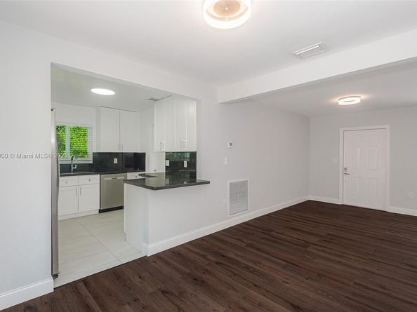 Undisclosed Address #A11864000, Oakland Park FL 33334