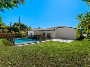 651 NE 172nd St, Miami FL 33162