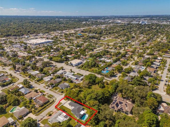 651 NE 172nd St, Miami FL 33162