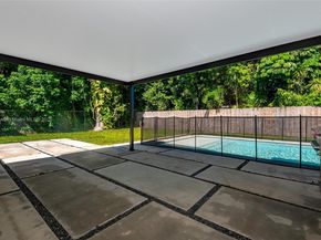 651 NE 172nd St, Miami FL 33162