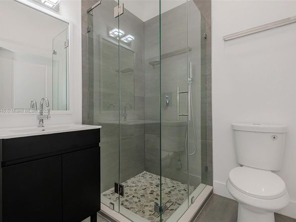 651 NE 172nd St, Miami FL 33162