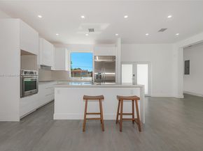 651 NE 172nd St, Miami FL 33162