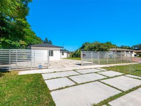 651 NE 172nd St, Miami FL 33162