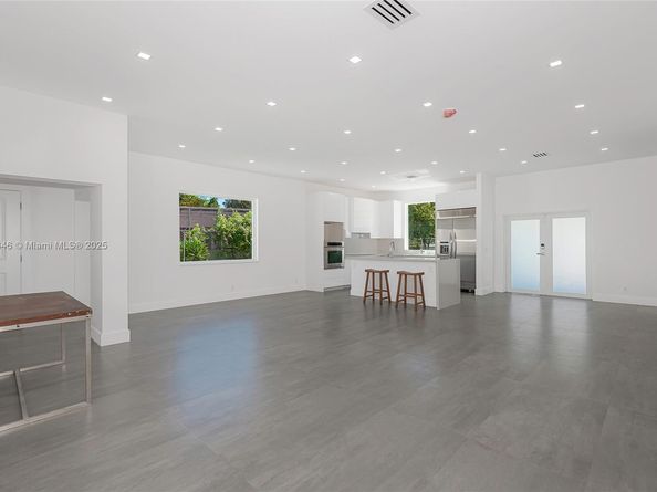 651 NE 172nd St, Miami FL 33162