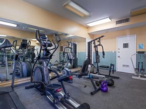 10816 N Kendall Dr R16, Miami FL 33176