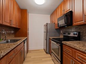 10816 N Kendall Dr R16, Miami FL 33176