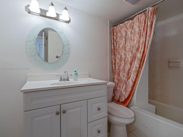 10816 N Kendall Dr R16, Miami FL 33176