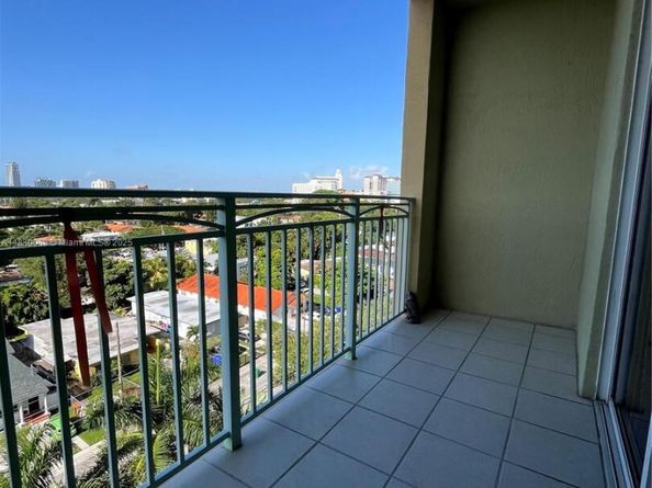 3500 Coral Way 913, Miami FL 33145