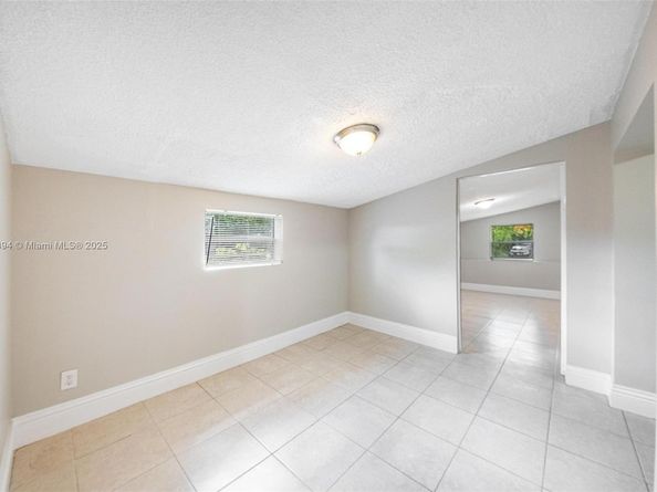 5736 Simms St, Hollywood FL 33021