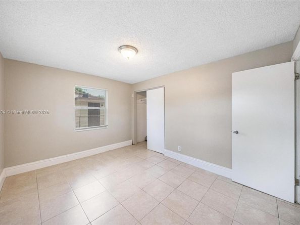5736 Simms St, Hollywood FL 33021