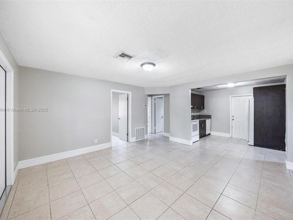 5736 Simms St, Hollywood FL 33021