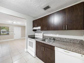 5736 Simms St, Hollywood FL 33021