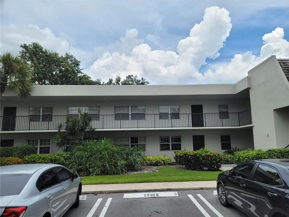 800 E CYPRESS Lane 202, Pompano Beach FL 33069