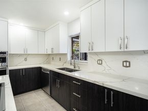 19313 NW 11th St, Pembroke Pines FL 33029