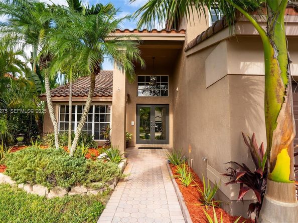 19313 NW 11th St, Pembroke Pines FL 33029